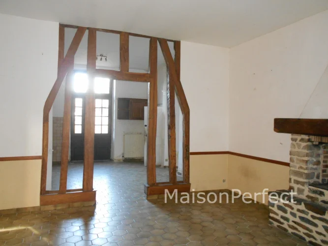 What an Opportunity ! Exceptionally Well-Proportioned Large Property Offering Domestic or Commercial Opportunities. photo 4