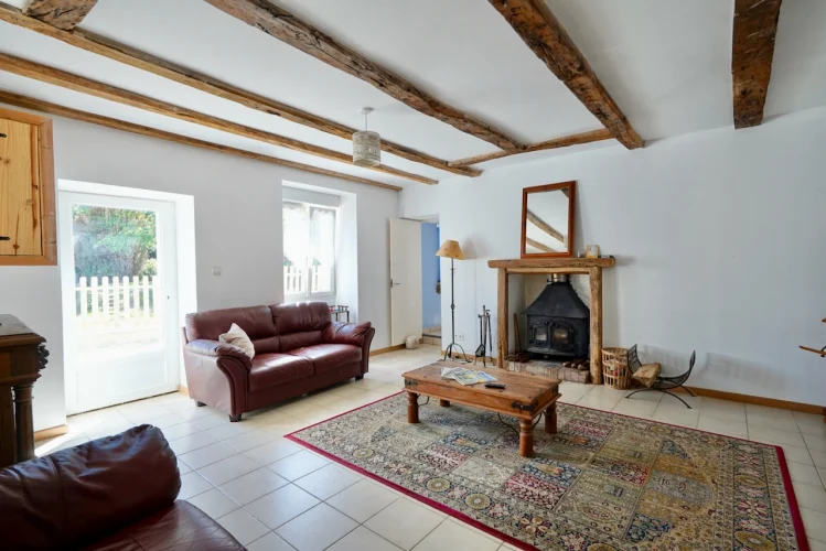 2/3 Bedroomed House with Outbuildings and Detached Garden photo 2
