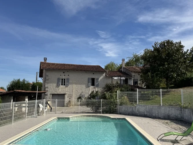 Impressive stone house with large garden, swimming pool and countryside views