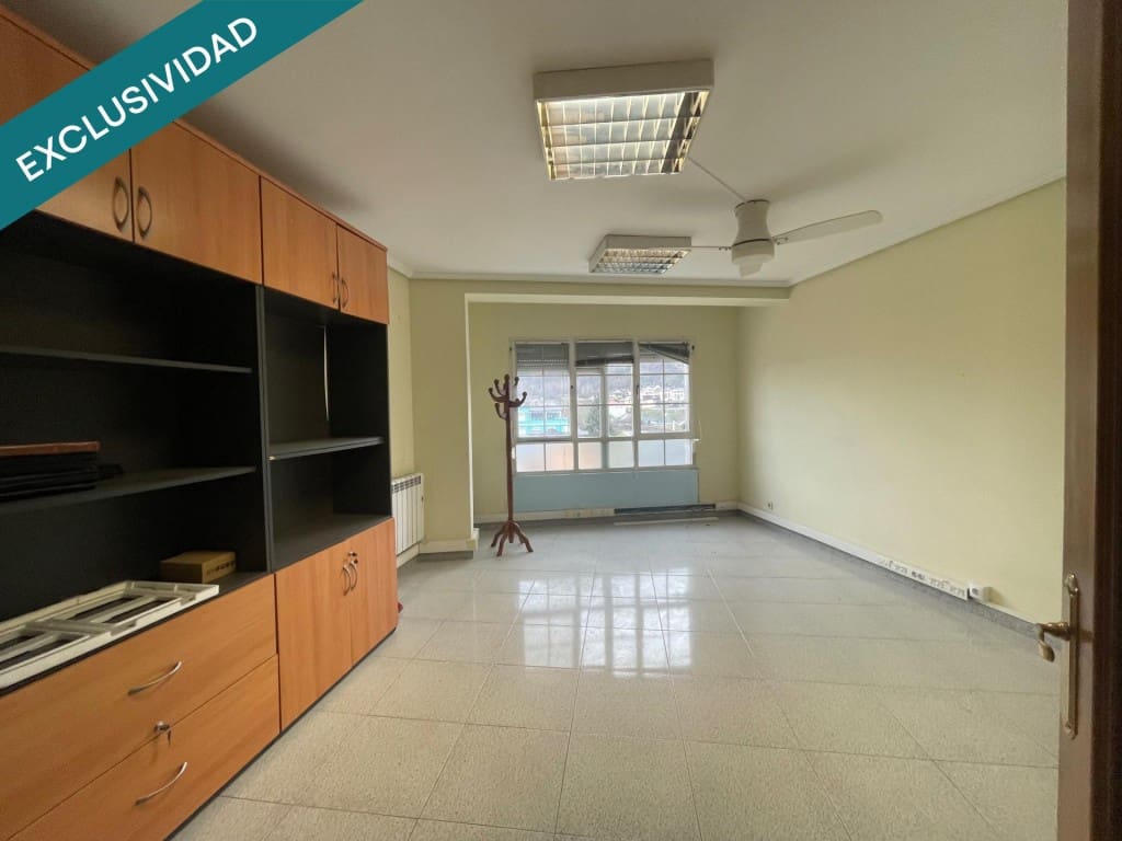 Apartment for sale in Vega de Espinareda, León photo 2