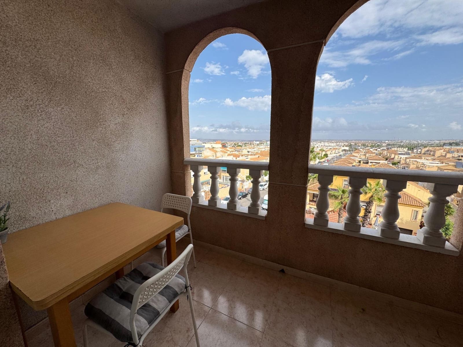 Apartment for sale in Playa de los Locos, Torrevieja, Alicante photo 2
