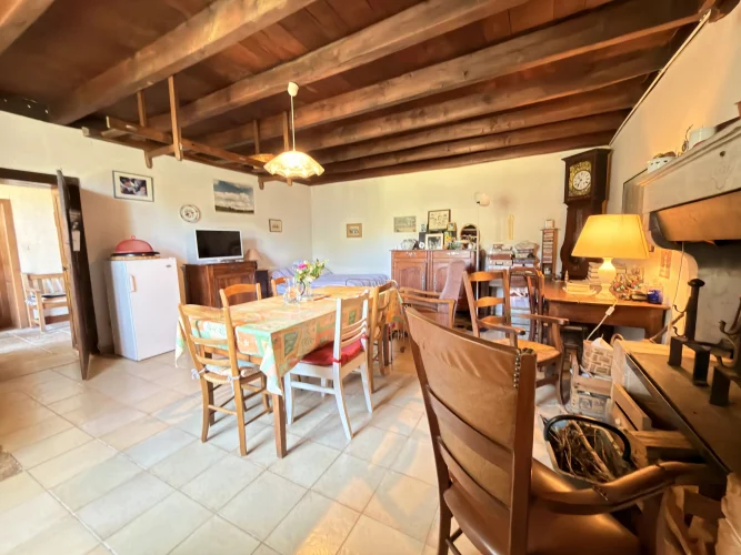 Charming Character Property with Barn and Beautiful Garden – Close to Nanteuil-En-Vallée photo 3