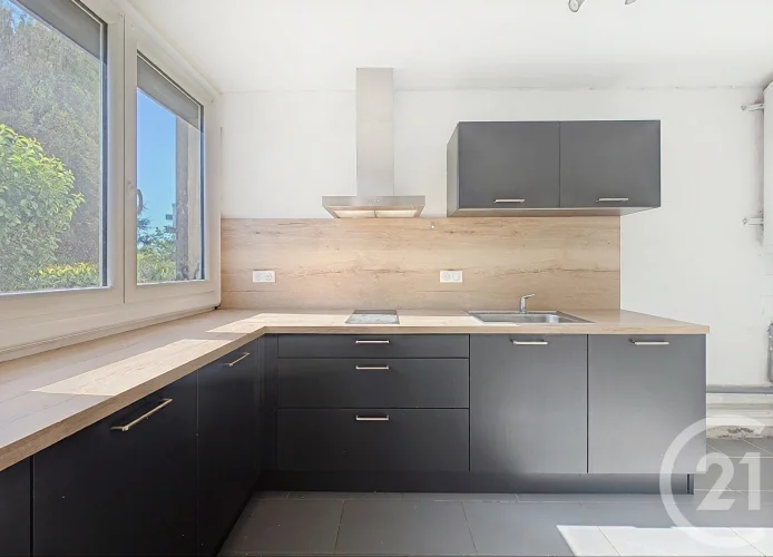 Beziers - Sought-after Neighborhood Injalbert Near Arenes - Spacious T3 Apartment with Easy Parking and Veranda/Loggia photo 3