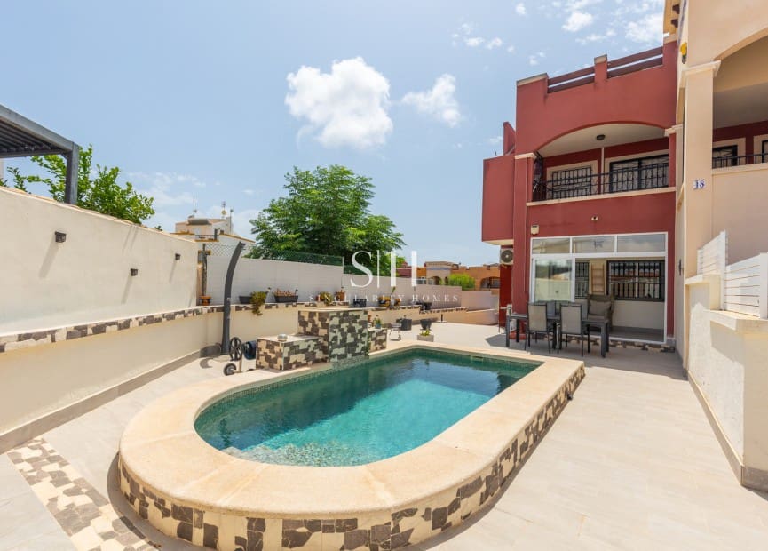 Bungalow for sale in Los Altos, Alicante photo 2