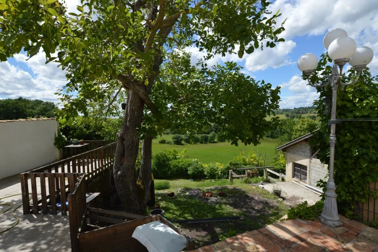 Charming Stone House photo 5