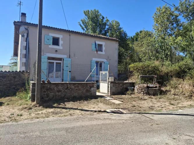 Family Home with Extensive Outbuildings and Land