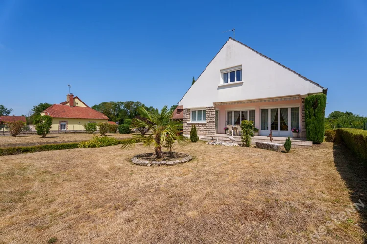Pierre De Bresse House, 5 Rooms, 113 m²
