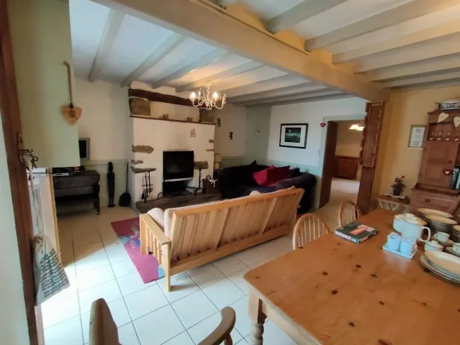Lovely Cottage with Room to Expand and Barn photo 2