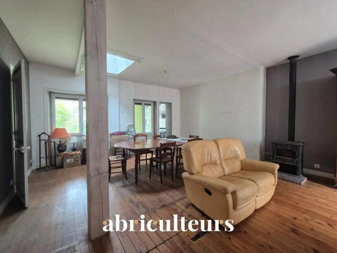 Townhouse with Courtyard and Conservatory for Sale in Cognac (16100) photo 3