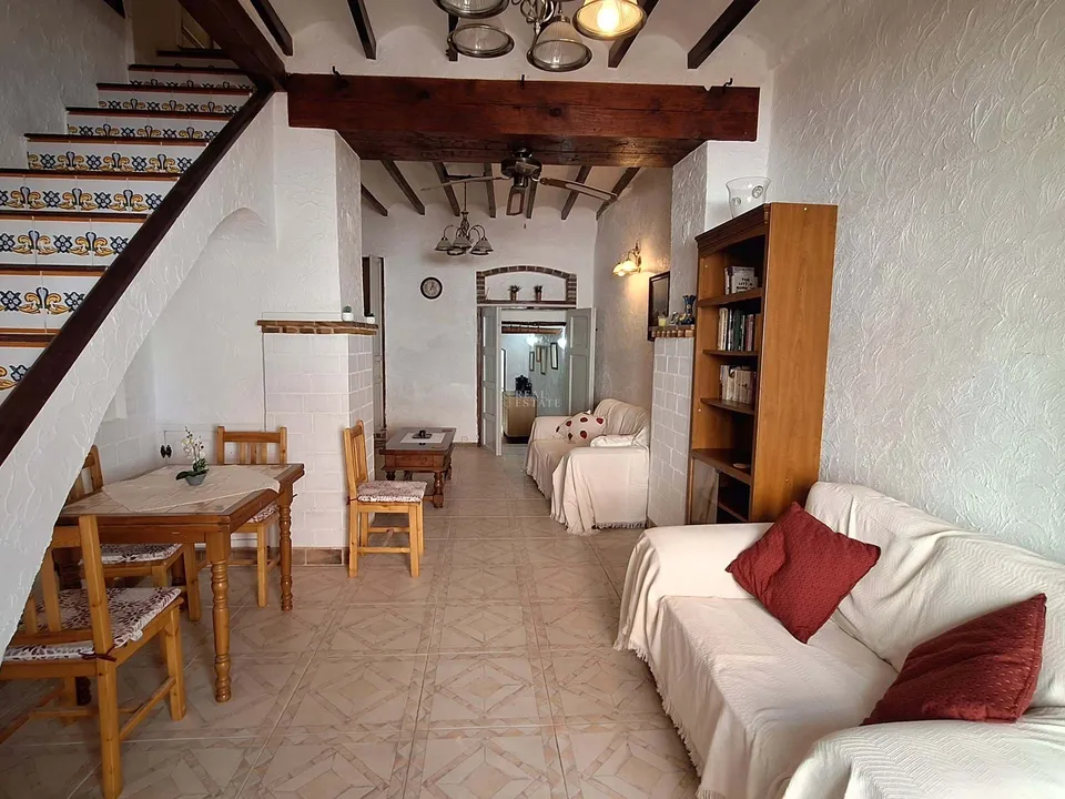 1 Real Estate photo 2
