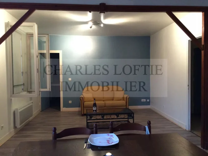 Stone Building of 204 m² with Courtyard. photo 4
