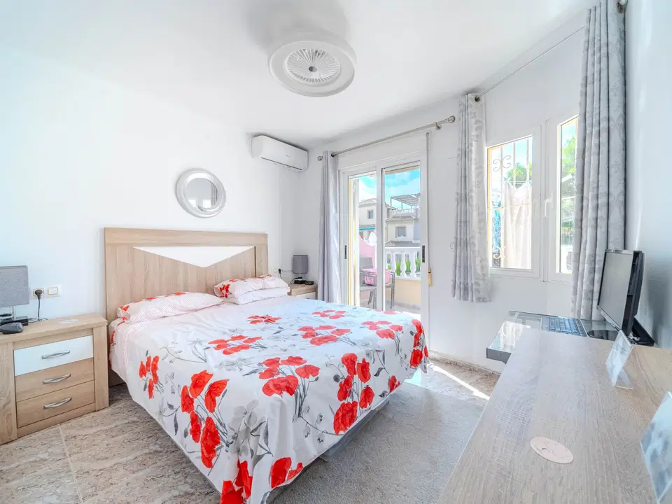 Town house in Villamartin, Alicante province photo 4