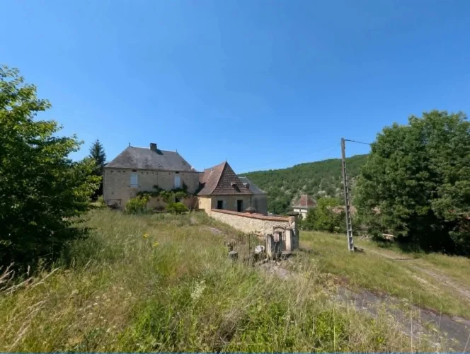 Arthurimmo Gourdon Offers for Sale this Magnificent 441 m² Estate on 5 Hectares of Land. photo 3