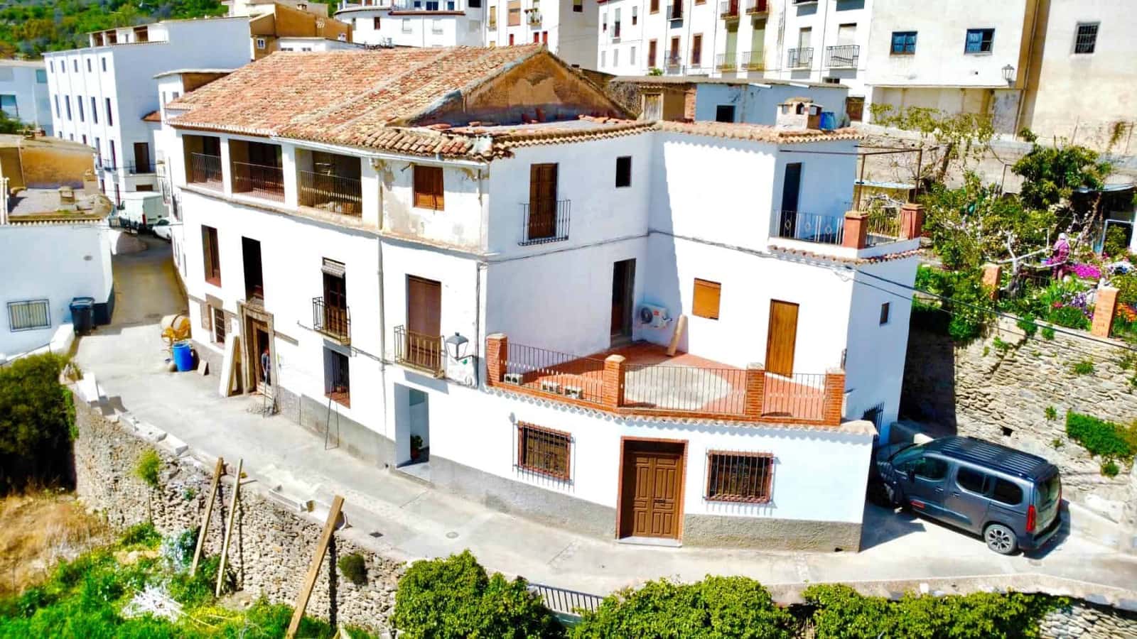 Villa for sale in Válor, Granada