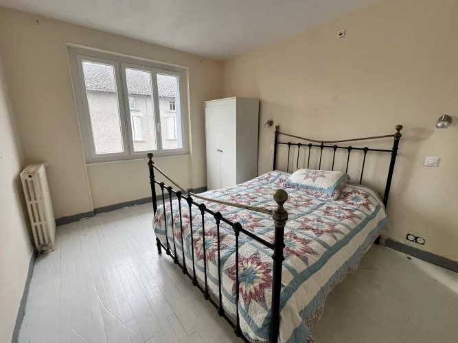 Spacious Village House with Outbuildings and Garden – Excellent Value photo 4