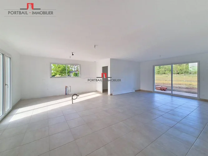 House for Sale in Saint-Yzan-De-Soudiac photo 2