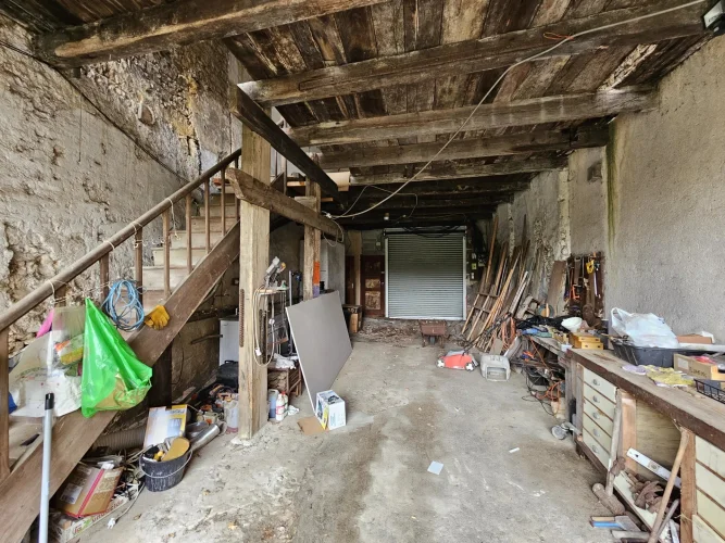 Village Centre Village Property with Renovation Potential photo 2