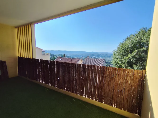 2 Bed Apartment for Sale in Grasse photo 2