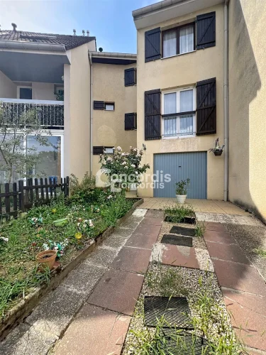 4-Room House in Villers, Jardin Botanique Area