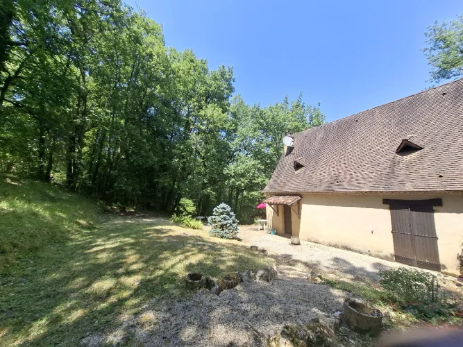 Pleasant House with Single-Level Access photo 2