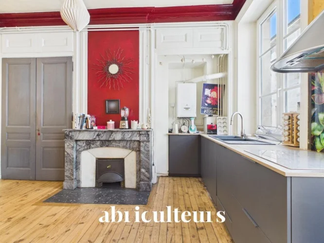 Spacious 176 m² Family Apartment, Ultra-Central – Rue De la Résistance for Sale in Saint-Étienne (42000) photo 4