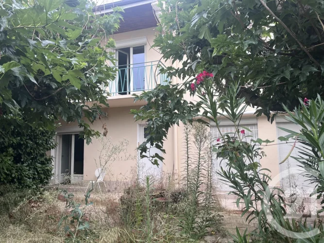 Beziers Neighborhood Lycée Mermoz / Albertini. House Composed of 2 Apartments with Garden and Garage.