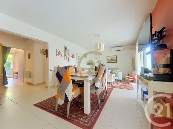 Ground-Floor Apartment with Garden and Terraces in Trans-En-Provence photo 2