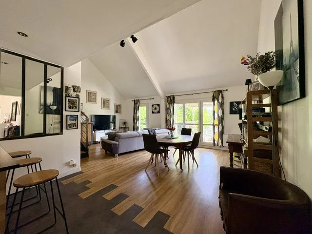 Family Home in Perfect Condition with Enclosed Garden and no Overlooking Neighbors photo 3