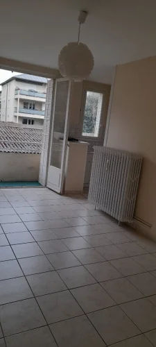 2-Room Apartment for Sale in Chalon-Sur-Saône - Ground Floor with Cellar photo 2