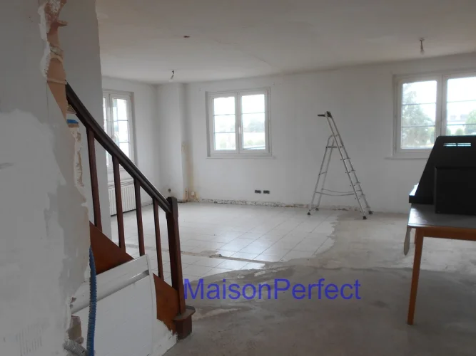 Under Offer with Maisonperfect -- Excellent Value Village Location 3 Bed Detached House with Conservatory, Drive, Gara… photo 4