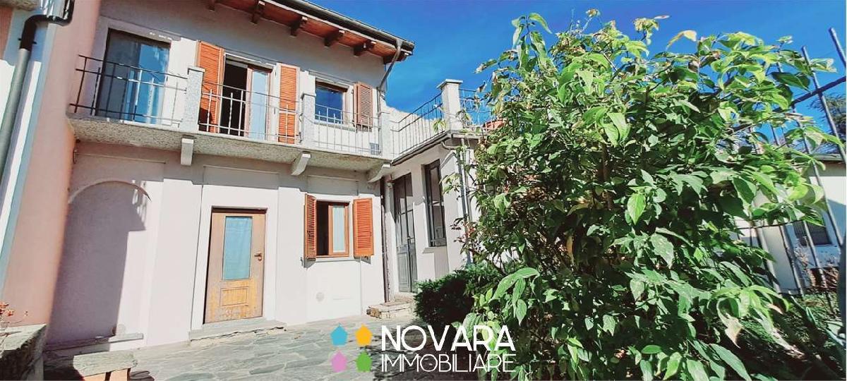 3 bedrooms semi-detached house, 160 m² Arona, Novara (province) Lake Maggiore