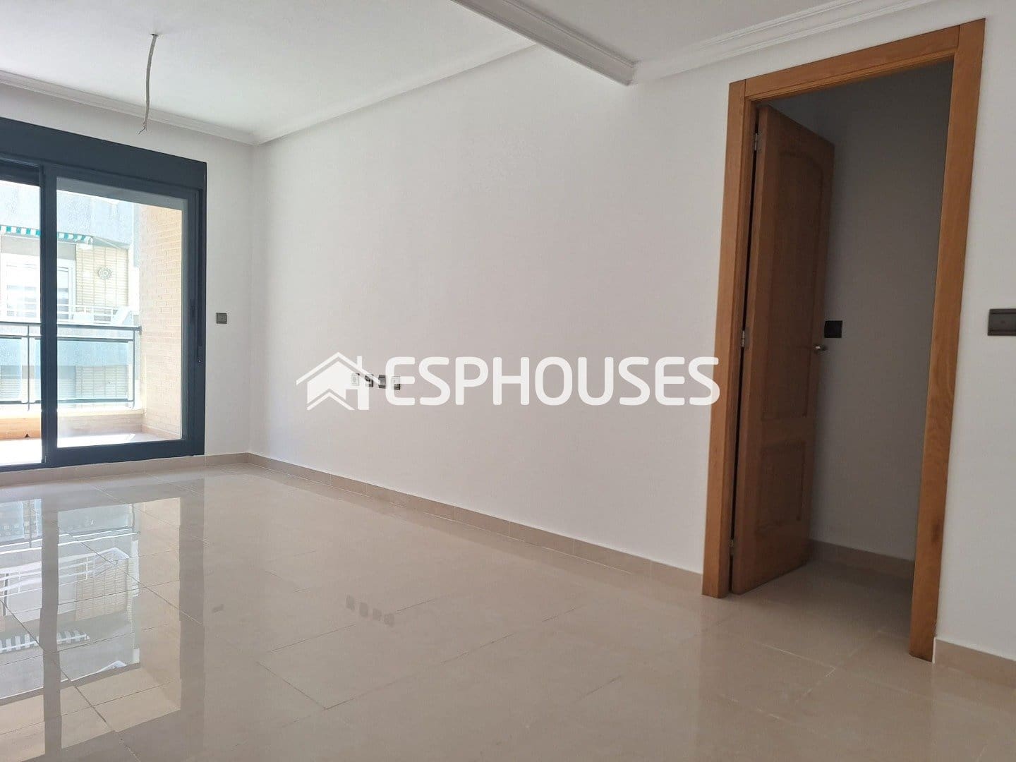 Apartment for sale in Guardamar Playa, Guardamar del Segura, Alicante photo 4