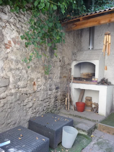 Montbrison Town Centre 'A Little Corner of Paradise' Townhouse photo 3