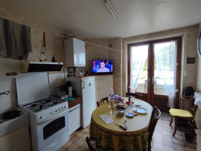 Townhouse with Great Potential - Piegut Town Centre photo 4