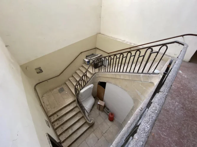 Old Presbytery T9 to Renovate, Aurignac Historic Center photo 4
