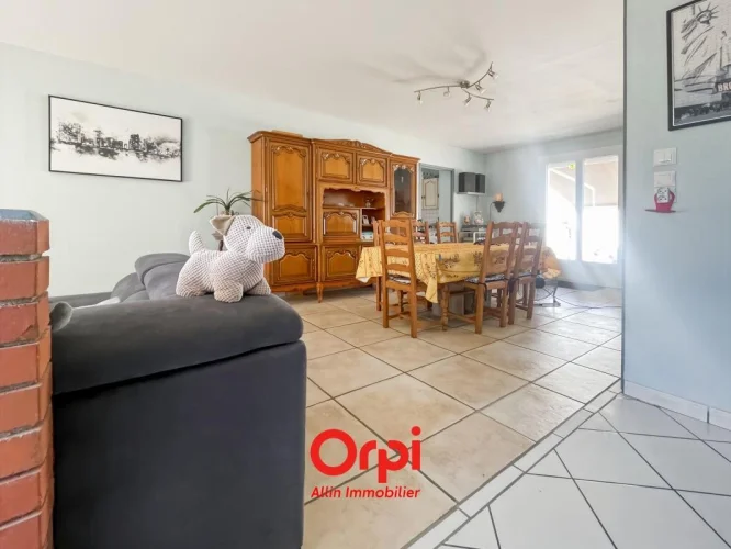 House for Sale photo 3