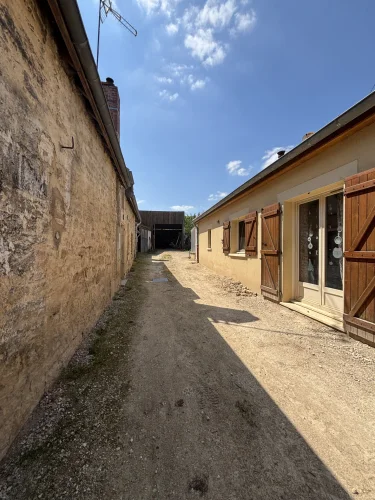 Aisey Chemin (21) Renovated 100m² House with an Outbuilding photo 2