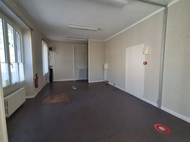 4 Bed House for Sale in la Croisille-Sur-Briance photo 4