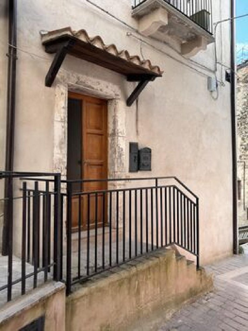 Property in Castel Di Ieri