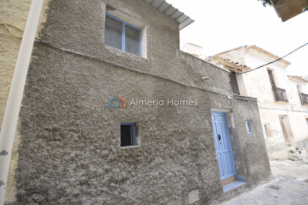 Townhouse for sale in Somontín, Almería