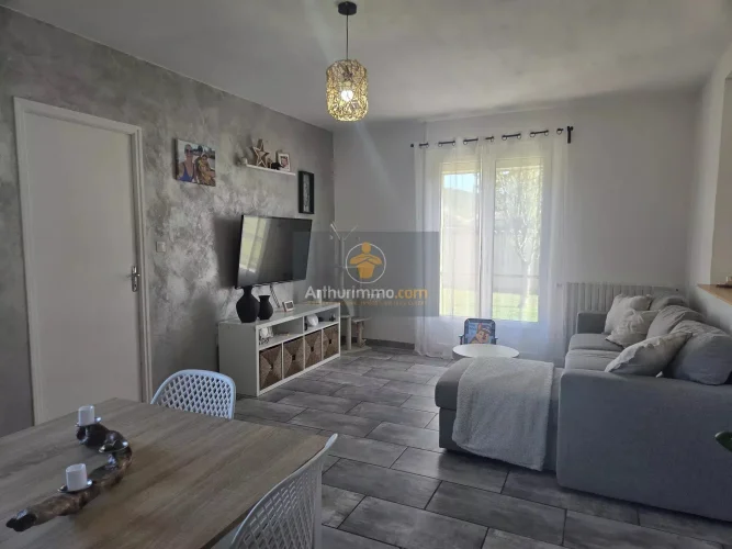 Charming 2-Bedroom House with Garden in Bollène