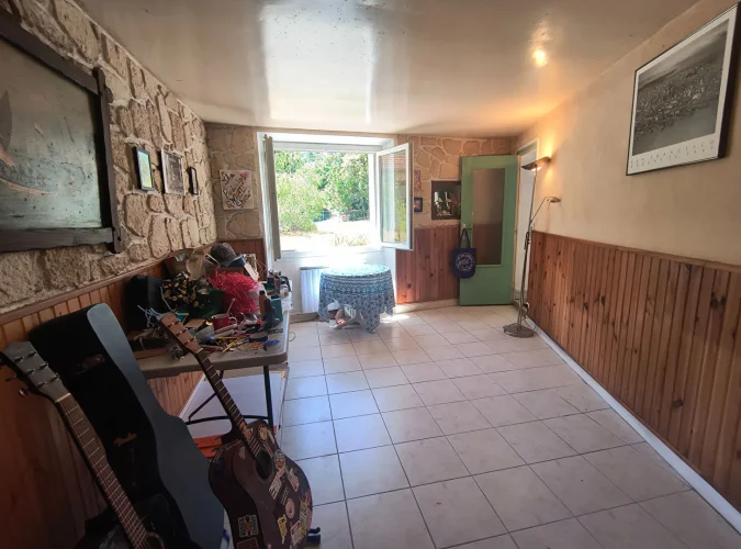 Haute-Vienne - Charming 3-Bed Village Home with Barn, Outbuilding Et Development Potential photo 4