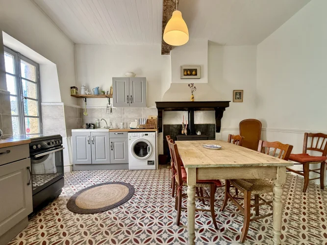 Charming Character 2 Bedroom, 2 Bathroom Village House photo 3