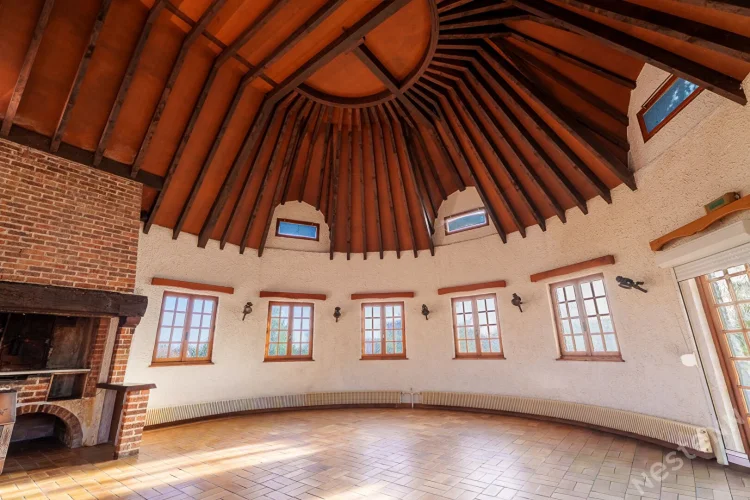 Norman-Style House to Renovate with Large Grounds in Châtenoy-En-Bresse – Exceptional Potential! photo 5