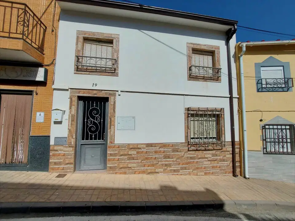 Town house in Noguerones, Jaen province