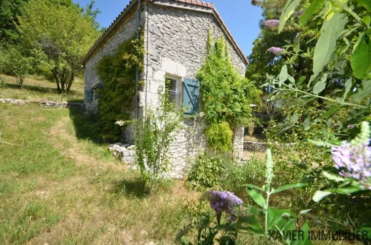 Charming Stone House Located at the End of a Small Hamlet. photo 3