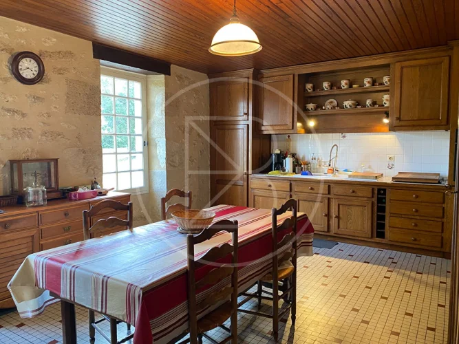 Charming Old Farmhouse with 4 Bedrooms photo 3