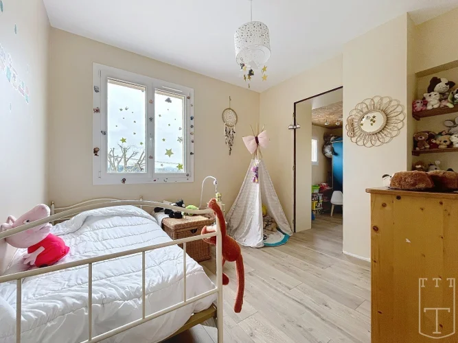 Property in Rhône-Alpes photo 5
