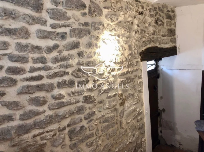 Village House 130 m² to Modernize, 3 Levels with Terrace photo 5