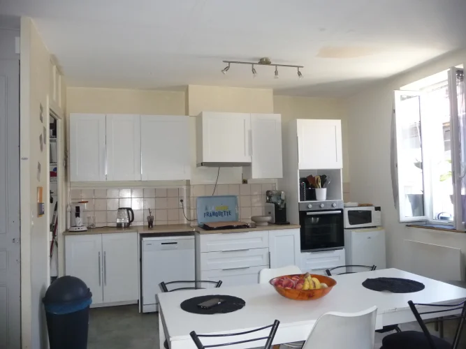 Montbrison Centre Townhouse with Large Garage
